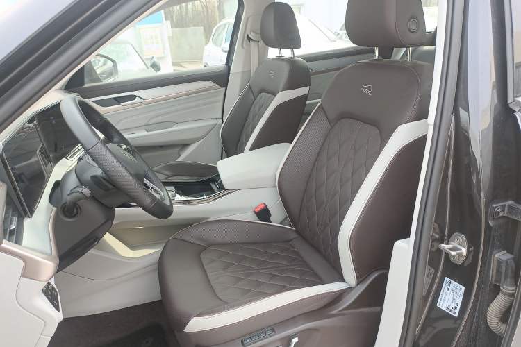 Used Volkswagen Tavendor 2023 380TSI Four-Wheel Drive R-Line Cruise Edition
