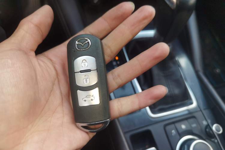 Used Mazda Atenza 2017 2.0L Blue Sky Luxury Edition