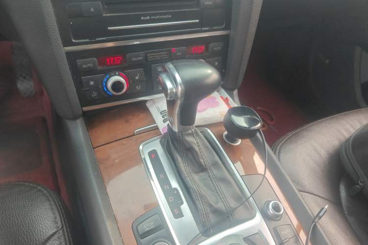 Used Audi Q7 2015 40 TFSI Collector's Edition Gear Lever