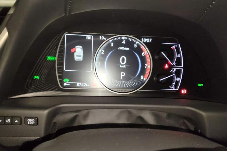 Used Lexus ES 2018 300h Premier Edition China VI Standard