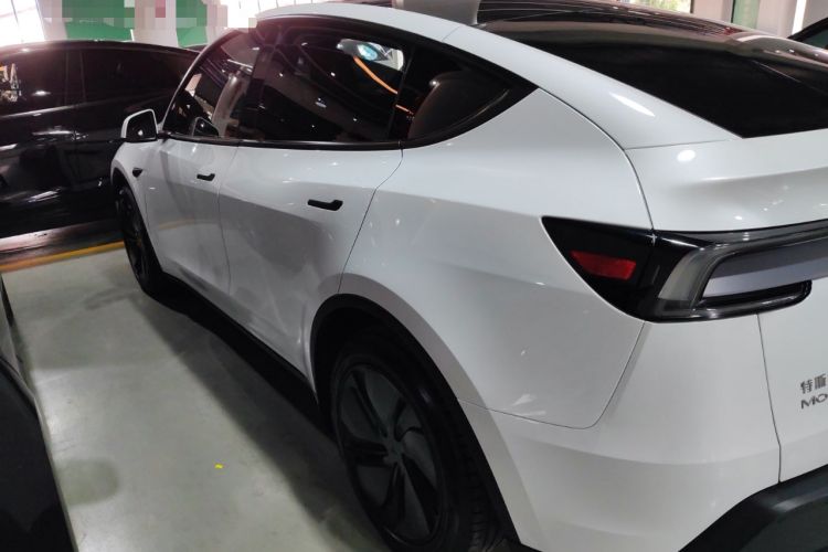 Used Tesla Model Y 2025 Long-Range All-Wheel-Drive Version