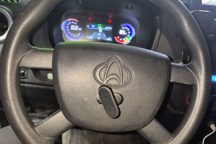 Used CHANGAN KAICHENG Ruixing EM60 2022 Pure Electric Van 4498 mm Long Flat Roof with Rear-Hinged Doors 2 Seats 60 kW 41.86 kWh