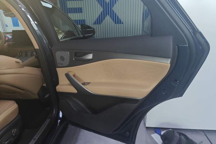 Used Denza N8 2023 Four-Wheel Drive Ultra-Hybrid Flagship Six-Seater Version