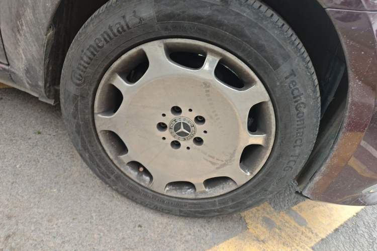 Used Mercedes-Benz Vito 2021 2.0T Elite Version 7 Seats Right Front Wheel Hub