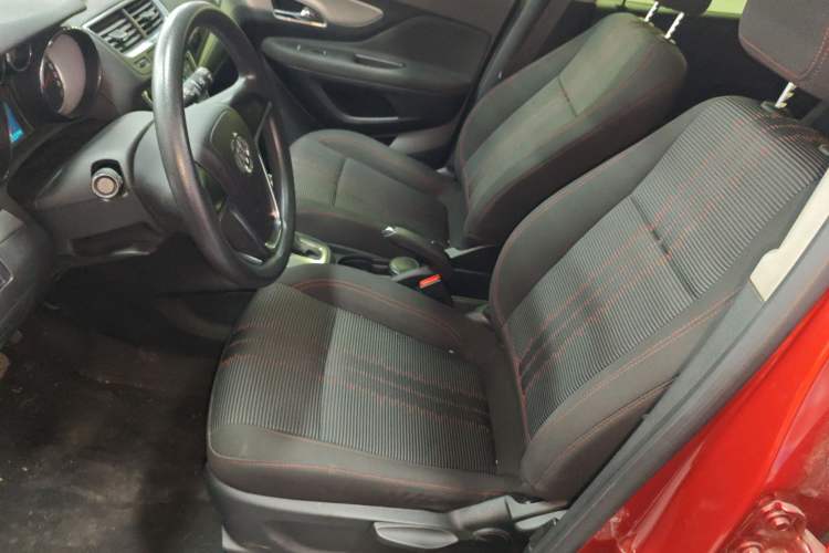 Used Buick Encore 2015 1.4T Automatic Two-Wheel Drive Urban Elite Version Left Front Seat