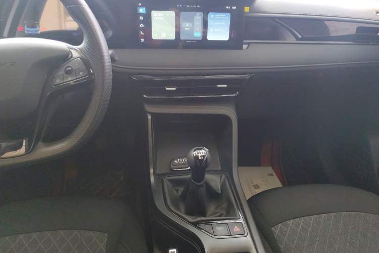 Used Roewe i5 2023 1.5L Manual Comfort Edition
