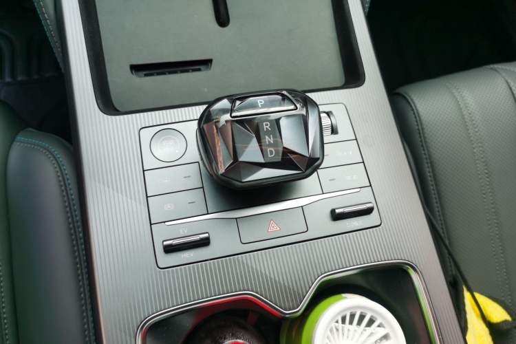 Used BYD Song L DM-i 2025 Intelligent Driving Version 112 km Beyond-Range Type Gear Lever