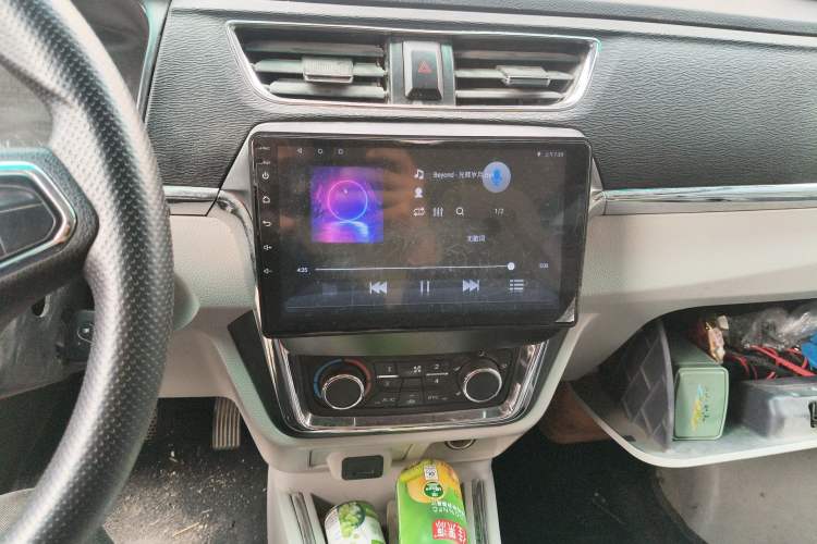 Used Jinbei New Hiace EV 2023 Comfort Model Audio And AC Panel