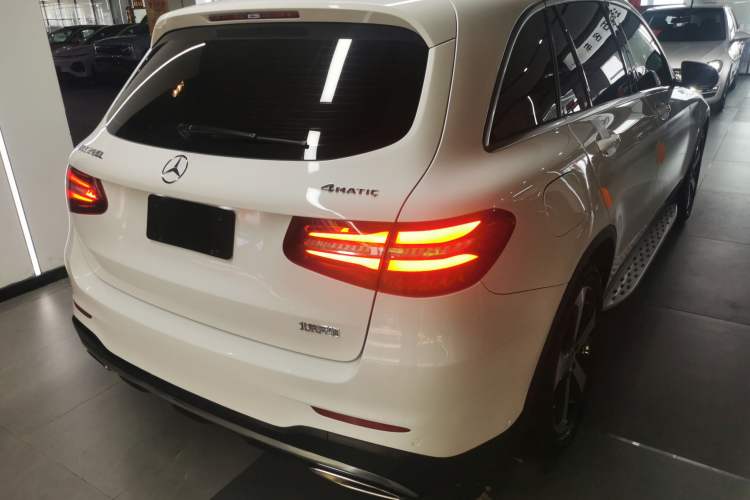Used Mercedes-Benz GLC 2019 GLC 260 4MATIC Luxury Model
