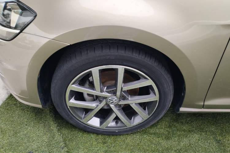 Used Volkswagen Golf 2020 280TSI DSG Comfort Version Left Front Wheel Hub