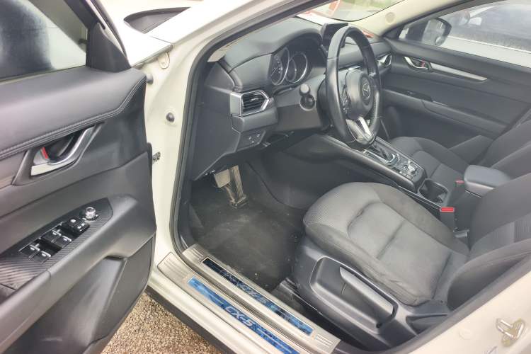 Used Mazda CX-5 2017 2.0L Automatic 2WD ZhiShang Trim China V Standard Driver Seat