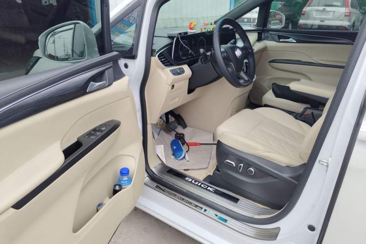 Used Buick GL8 2022 ES Land Cruiser 653T Luxury Model