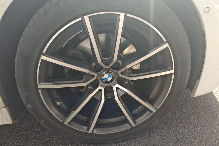 Used BMW 3 Series 2021 325Li M Sport Package Right Front Wheel Hub