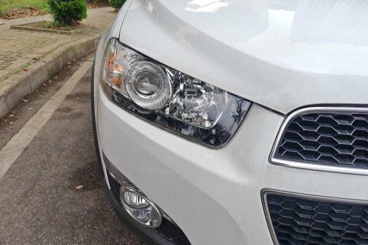 Used Chevrolet Captiva 2014 2.4L 4x4 Luxury Edition 5 Seats Right Front Headlight