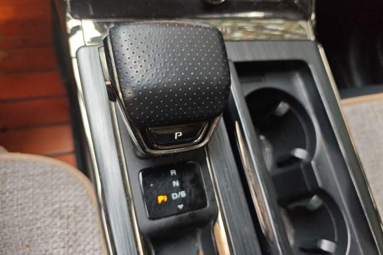 Used Roewe RX5 2021 PLUS 330TGI Automatic National Style Smart Enjoyment Edition
