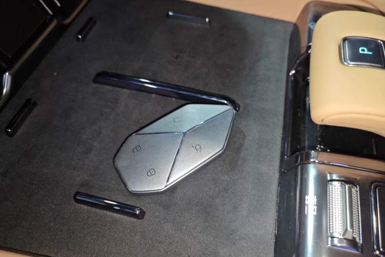 Used Formula Leopard Leopard 8 2025 Smart & Brave Flagship Edition 7 Seats