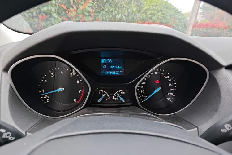 Used Ford Focus 2015 Sedan 1.6L Automatic Comfort Model
