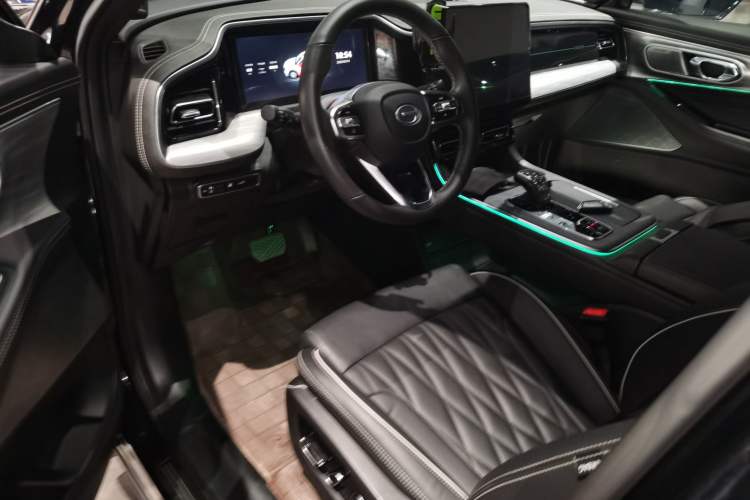 Used GAC Trumpchi GS8 2022 Flagship Series 2.0 TGDI Four-Wheel Drive Luxury Smart Connectivity Version (7 Seats)
