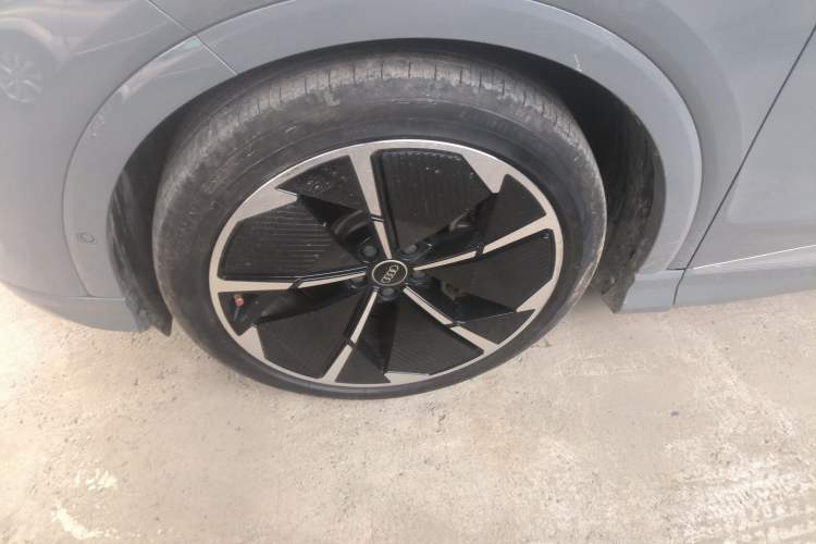 Used Audi Q4 e-tron 2023 50 e-tron quattro Creation Edition
