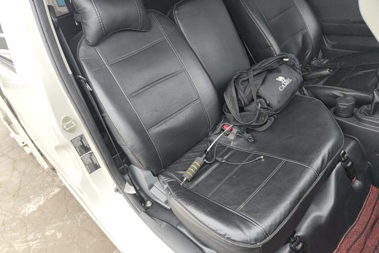 Used CHANGAN KUAYUE Zhe D5 2021 1.6L Standard Edition Double-Cab Flatbed with Dual Rear Wheels 3050mm Cargo Bed DAM16KL
