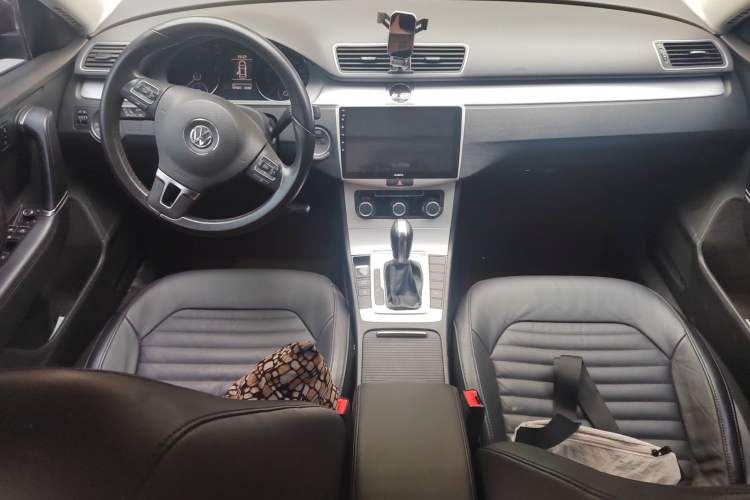 Used Volkswagen Magotan 2013 1.8TSI Premier Model Center Console