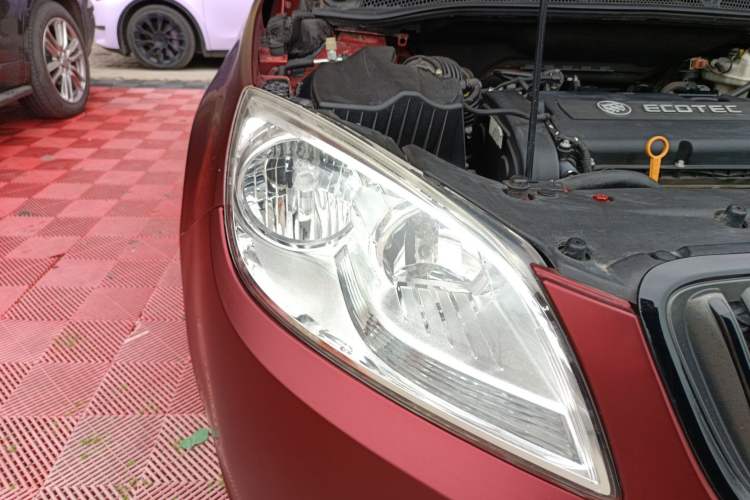 Used Buick GT 2012 GT 1.6L Automatic Fashion Edition Right Front Headlight