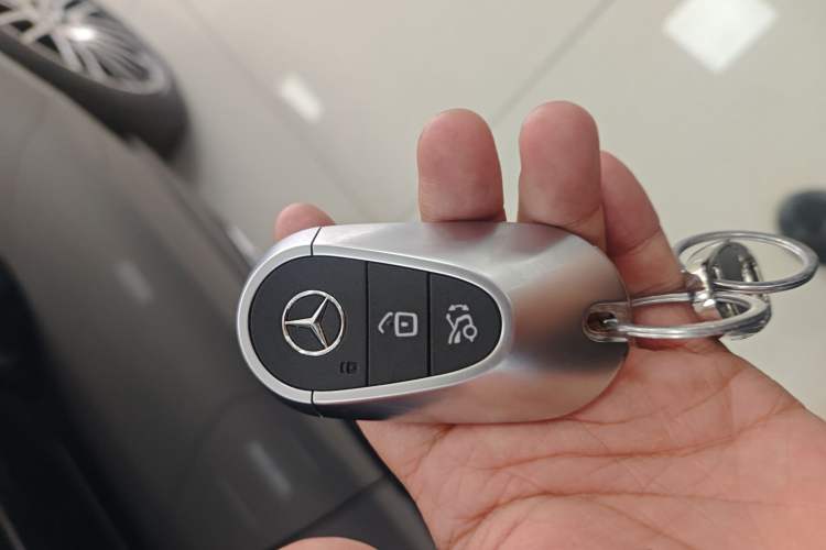 Used Mercedes-Benz C-Class 2024 Restyled C 260 L Sport Edition Vehicle Key