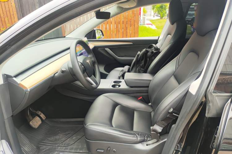 Used Tesla Model Y 2021 Long-Range All-Wheel-Drive Version 3D7 Left Front Seat