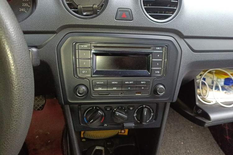 Used Volkswagen Jetta 2013 1.4L Manual Fashion Model