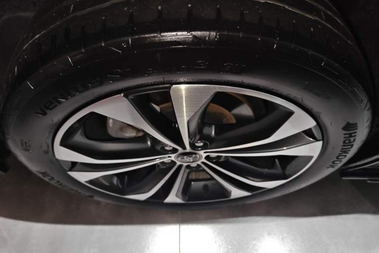 Used Toyota Granvia 2022 2.5L Hybrid Premium Edition
