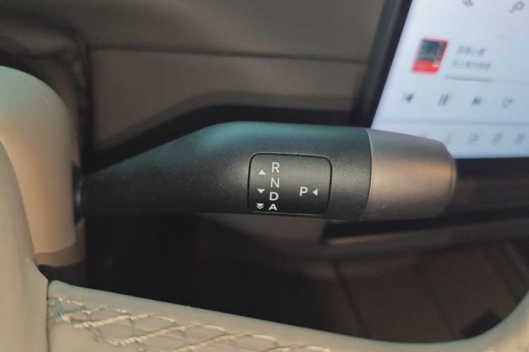 Used Li Auto i6 2025 Model Two-Wheel-Drive Standard Type
