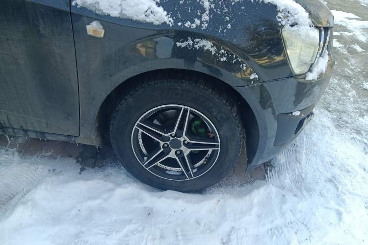 Used Chevrolet Aveo Sonic 2011 Sedan 1.4L Manual Transmission SE