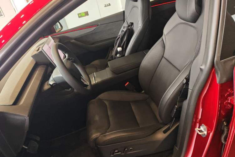 Used Tesla Model Y L 2025 Model Long-Range All-Wheel-Drive Version
