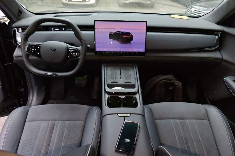 Used VOYAH COURAGE 2024 Four-Wheel Drive Global Edition Center Console