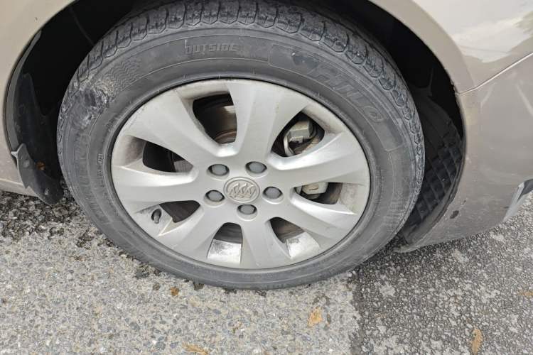 Used Buick Regal 2014 2.0L Leading Fashion Edition Right Front Wheel Hub