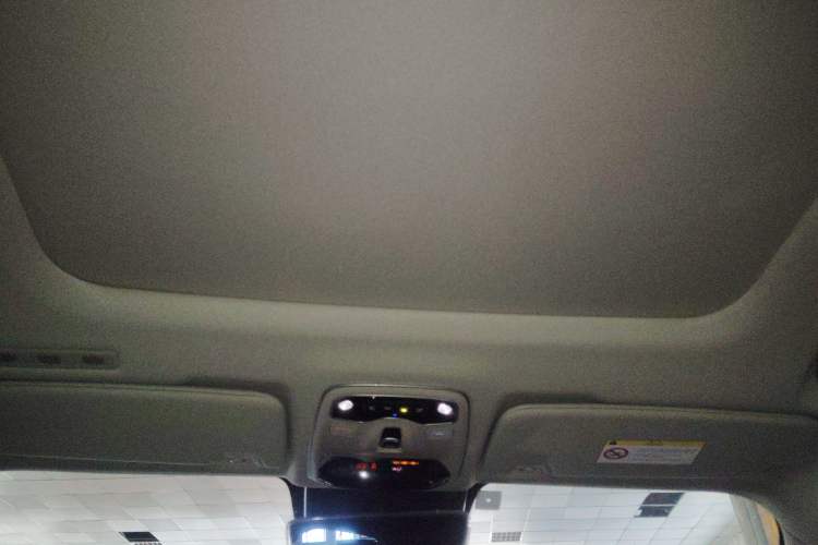 Used Lynk & Co 02 2019 1.5T DCT Two-Wheel Drive Shine Pro Edition China VI Standard Headliner