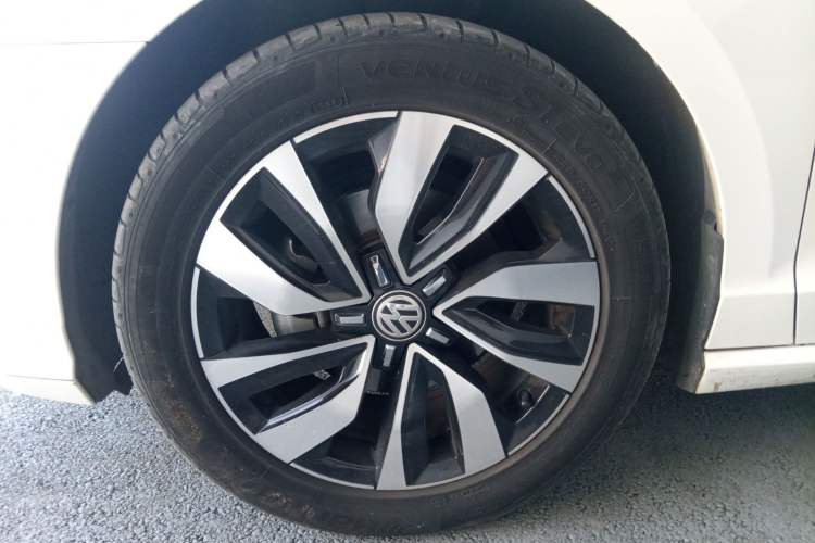 Used Volkswagen Lamando 2019 280TSI DSG Luxury Edition China VI Standard Left Front Wheel Hub