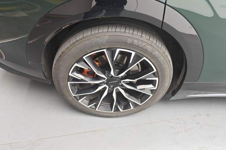 Used Zeekr 7X 2025 100 kWh Long-Range Rear-Wheel Drive with Intelligent Driving Features
