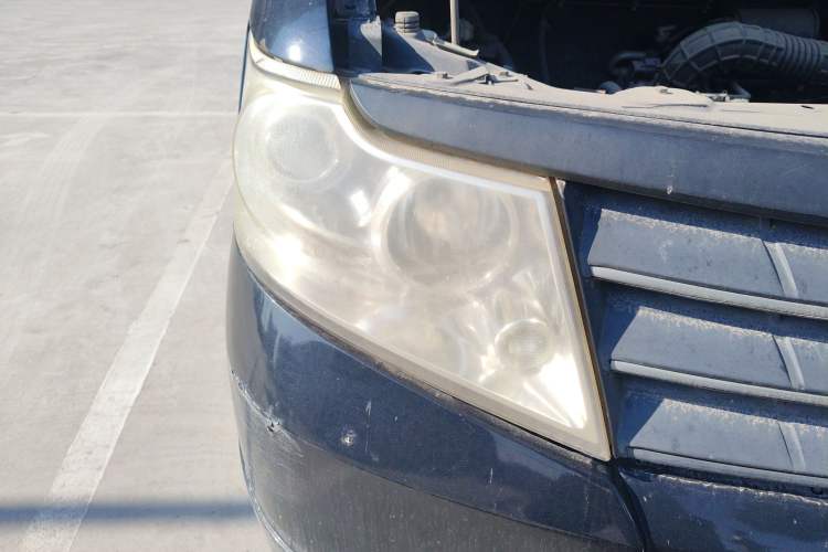 Used Dongfeng Shuaike 2011 1.5L Manual Standard 5-Seater China IV Right Front Headlight