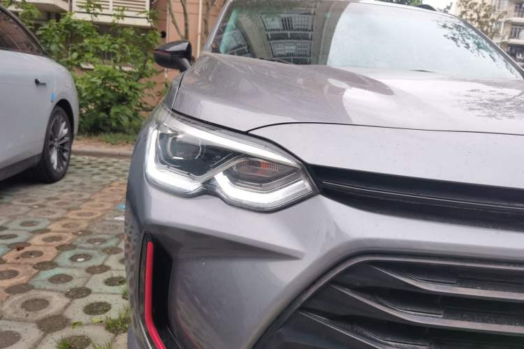 Used Chevrolet Orlando 2018 Redline 530T Automatic Zhaoxiang Edition (5+2 Seating) – China V Standard Right Front Headlight