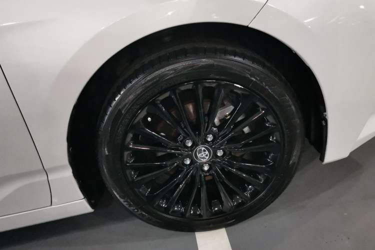 Used Toyota Avalon 2019 Dual-Engine 2.5L Limited Flagship Edition China VI Standard