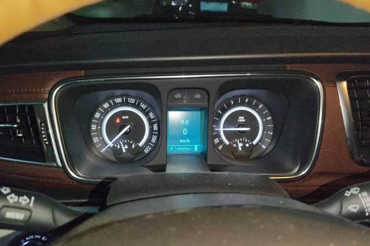 Used Buick GL8 2018 28T Luxury Model China VI Standard
