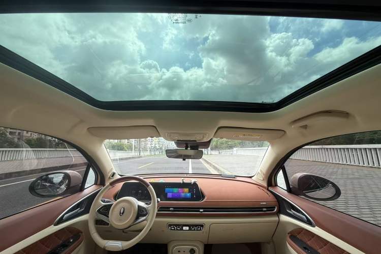 Used ORA Good Cat 2023 401 km Standard Range Premium Version Lithium Iron Phosphate
