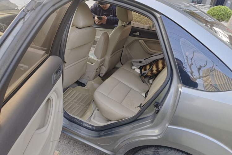 Used Ford Focus 2012 Sedan Classic 1.8L Automatic Fashion Edition