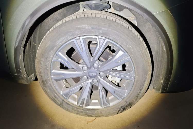 Used Geely Auto Jiajie 2023 Geely Jiaji L 1.5TD DCT Luxury Model
