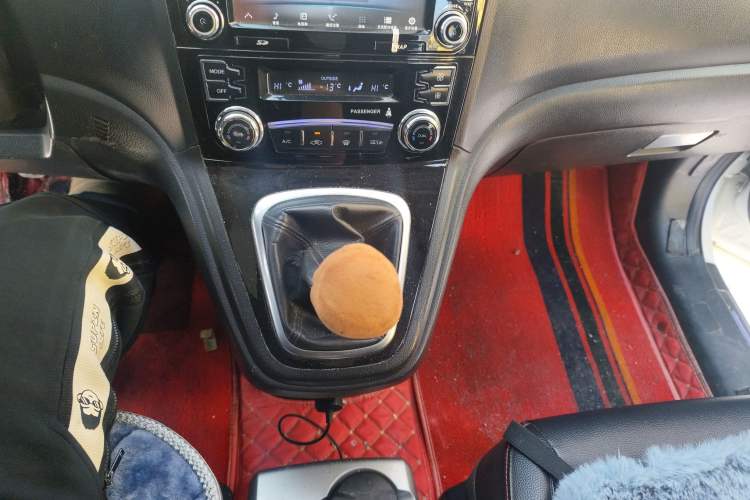 Used Haval H6 2014 Upgraded Model 1.5T Manual Two-Wheel Drive Elite Version
