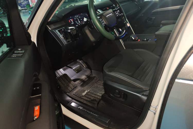 Used Land Rover Discovery 2021 360 PS R-Dynamic S
