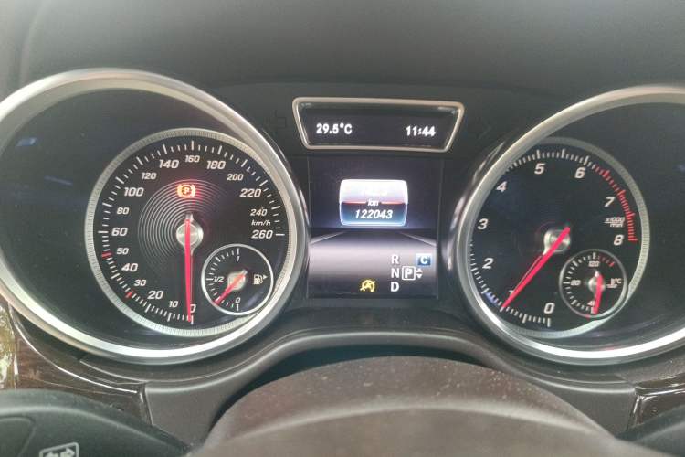 Used Mercedes-Benz GLS 2017 GLS 400 4MATIC Dynamic Model Odometer Close Up