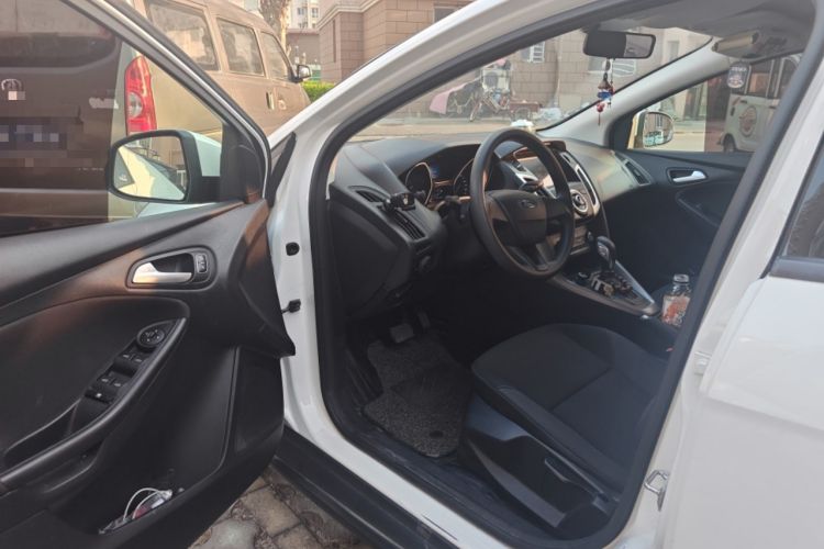 Used Ford Focus 2015 Hatchback 1.6L Automatic Comfort Model
