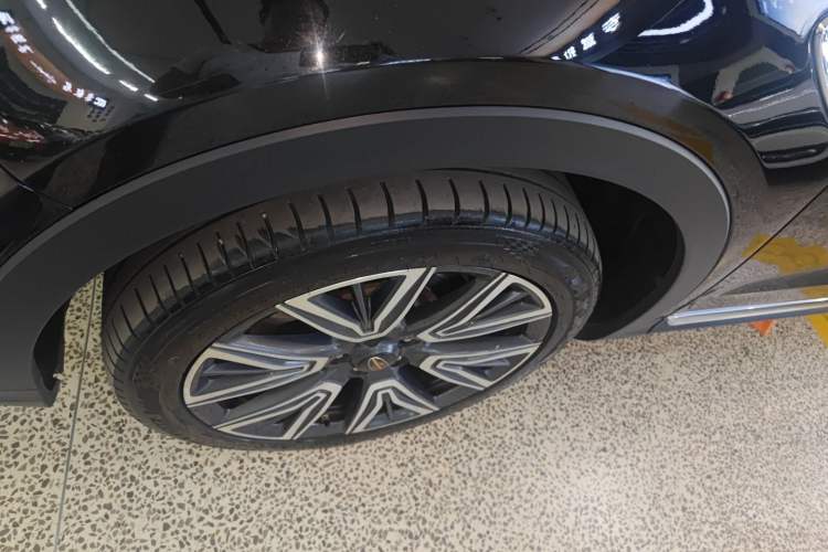 Used Hongqi HS5 2022 Facelifted Version 2.0T Smart Connect Flagship All-Wheel-Drive Edition